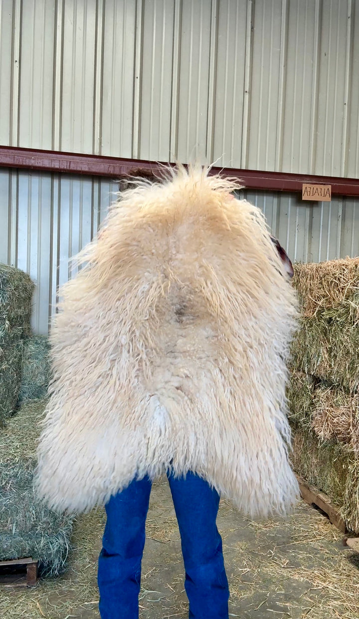SOAR - Icelandic Sheepskin "F1" - Cream with a spot