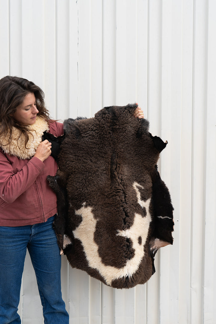 AFFOGATO - Katahdin Sheepskin "A1" - White and brown spotted