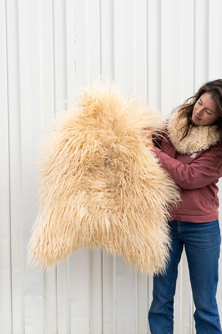 SOAR - Icelandic Sheepskin "F1" - Cream with a spot