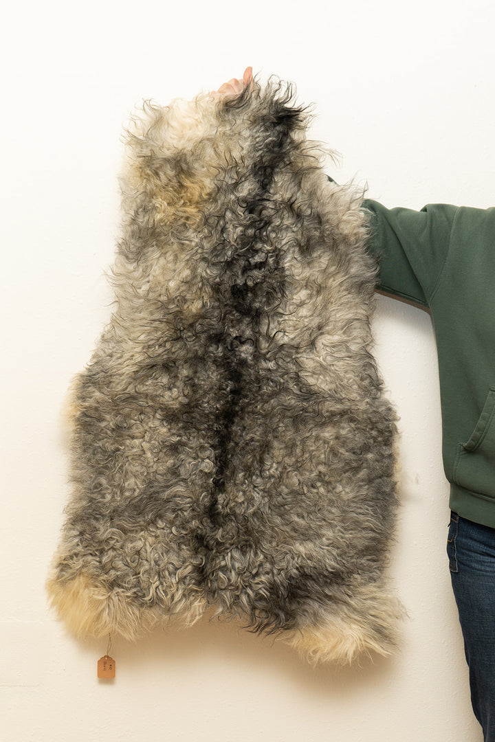 STORM - Icelandic Sheepskin "#10" - Gray