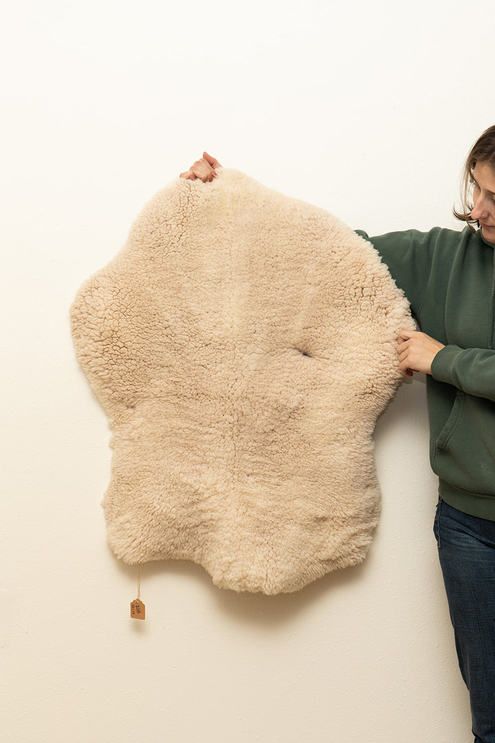 TUNDRA -  Suffolk Sheepskin "10B" - White