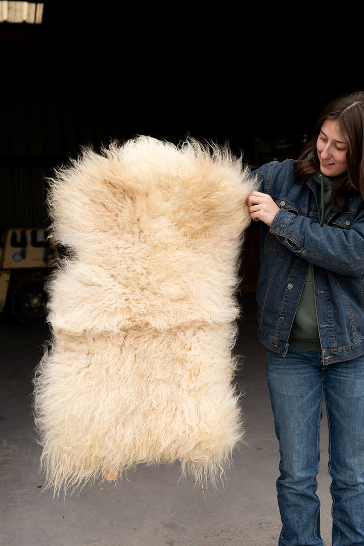 LUSTER - Icelandic Sheepskin "JJ" - Gold and White